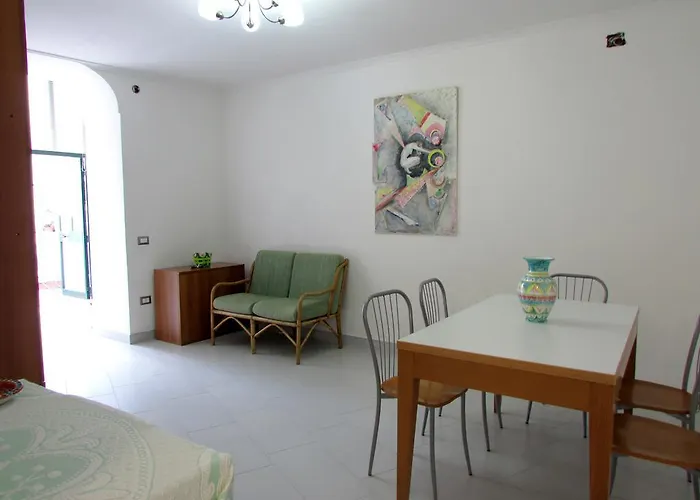 Πανσιόν Flora Atrani